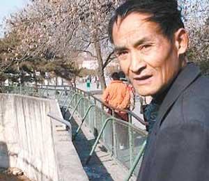 传周正龙被警方带走 律师称可能进入刑拘程序_资讯_凤凰网