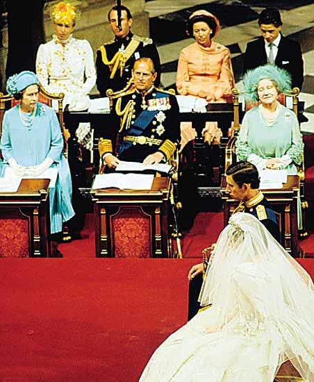 英国安妮公主一件礼服穿27年