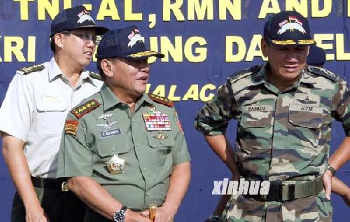 马来西亚副首相纳吉赴南沙燕子岛宣示"主权"