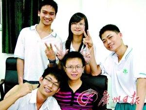 80后帅哥英语老师教出高考状元 没空谈恋爱(图