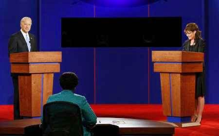 美国副总统候选人辩论开始 佩林表现受关注(图