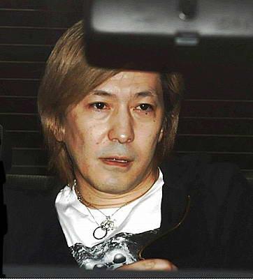 小室哲哉为母亲来信流泪 悔不当初希望再做音乐(图)