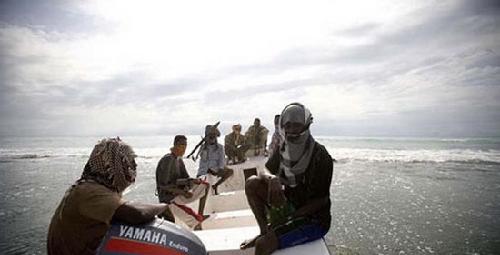 记者秘密跟踪 实拍索马里海盗的日常生活(组图