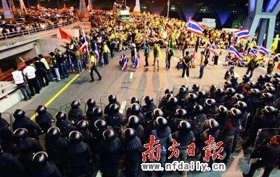 泰国局势:反对派示威者搞瘫机场