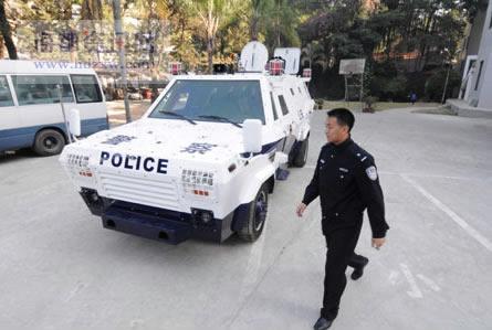 厦门市公安局巡逻特警支队一大队的最新装备武装运兵车正式投入使用