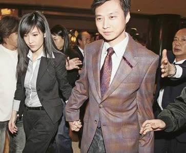 倪震周慧敏十指紧扣吃大餐 玉女凸肚疑有喜(图)
