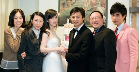 " 1月5日,"香港才子"倪震与周慧敏在家闭门注册结婚,为20年的爱情长跑