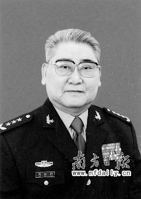 广州军区原司令员陶伯钧逝世 曾领导驻军香港