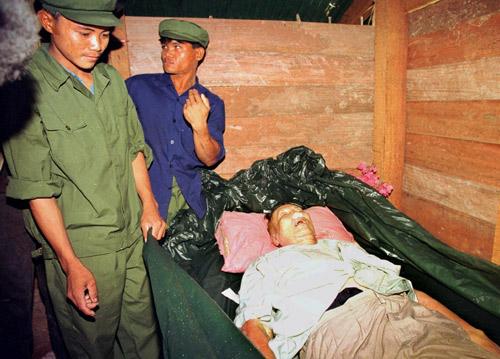 柬埔寨开始审判前红色高棉领导人[组图]