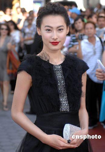 风水师曝李泽楷曾委托算梁洛施八字 称两人吧