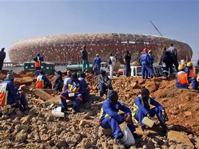 南非世界杯球场建设受影响 7万建设工人罢工