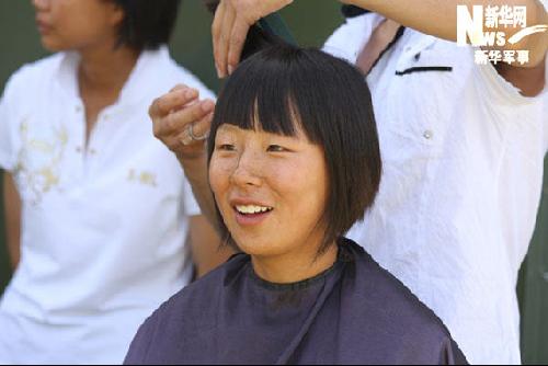 阅兵村设有独立女兵生活训练区被戏称熊猫村