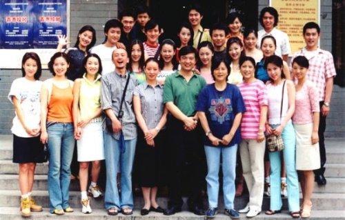 盘点当红众明星与老师的合影照(组图)