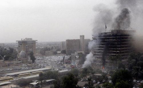 伊拉克首都两起爆炸致64人死超600人伤(组图