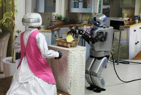 韩国研制出机器人女仆 能打扫房子加热食物(图)