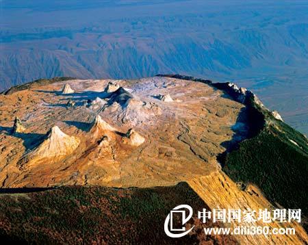 火山口 往下看