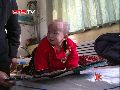 山西男子看电视嫌儿子哭闹 泼汽油将妻儿烧成残疾
