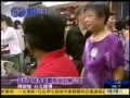 大陆游客参观马英九办公室 拍照留念