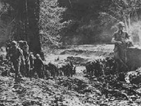 沿途尸骨遍野,惨绝人寰,中国远征军入缅兵员为数十万人,伤亡总数达六