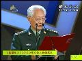 金一南获奖颁“中华文化人物”证书和人文杯