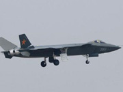 西方关注中国歼-20首飞 隐形能力尚未测试