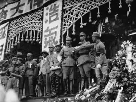 1931年"九一八事变"后,中国的主政者意识到,他们必须放弃过去的