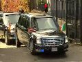 奥巴马专车在爱尔兰美国大使馆门口爆胎笑翻围观群众