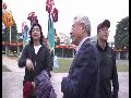 实拍南投小镇店家贴告示 货品不卖民进党人