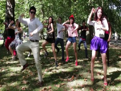 高富帅恶搞《江南style》带你玩转伦敦