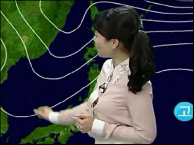 韩国天气预报女主播赵京雅衬衣崩开 清晰现半