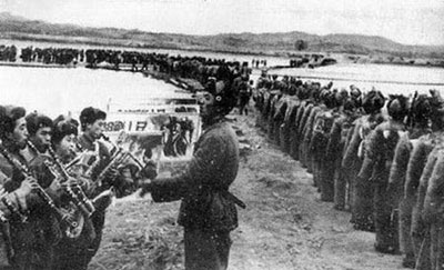 1950年10月19日,中国人民志愿军跨过鸭绿江,开赴朝鲜战场.