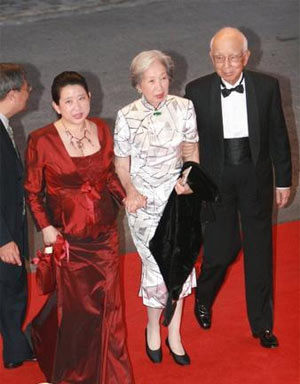 邹文怀宣布辞职+伍克波接任嘉禾集团主席(图)