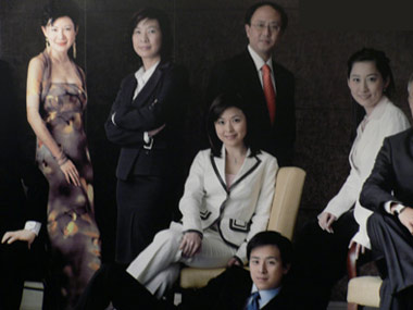 凤凰大合照,从左至右依次是李辉,闾丘露薇,谢亚芳,邱震海,姜声扬