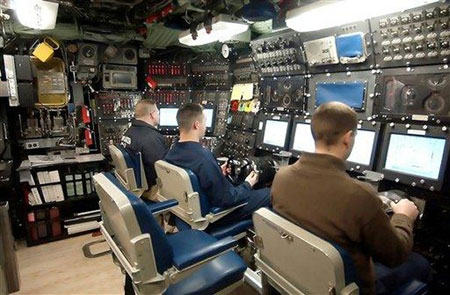 "吉米·卡特"号攻击核潜艇的驾驶舱