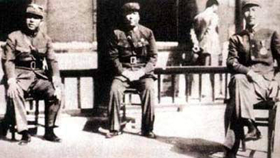 1991年邓小平邀张学良访问故乡(图)