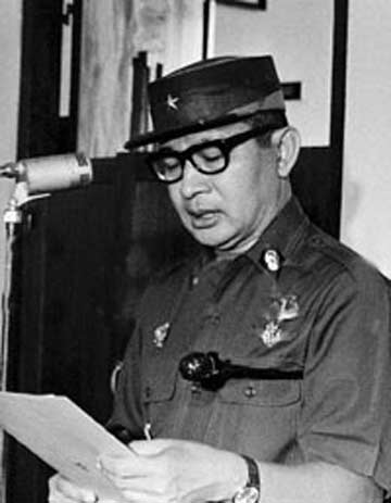 1965年苏哈托上台 印尼排华30万华人被杀