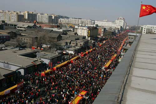 拥挤的人口_...那不次于中国的拥挤人口.-印度,熟悉而又陌生的国度(3)