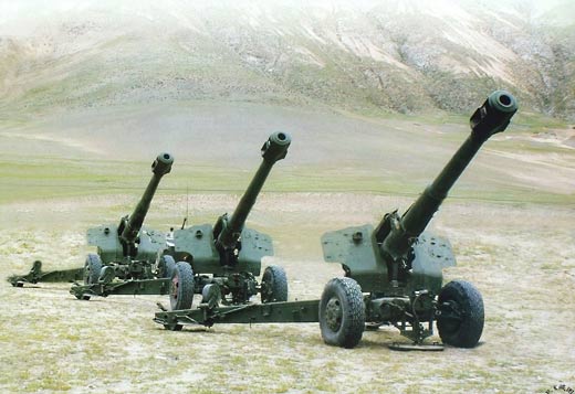 传统榴弹炮身管短,口径大,可以打比较大的仰角,在山地作战中有利