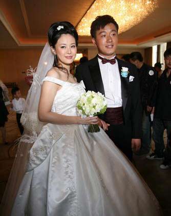 新婚佟大为携妻为影楼代言 狂赚7位数(图)
