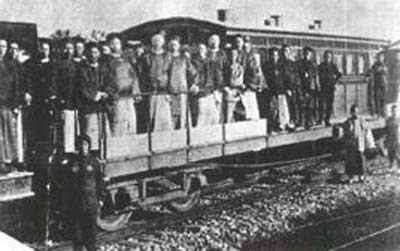 中国第一条铁路 居然是骡马拉拽的车厢_卫视_凤凰网