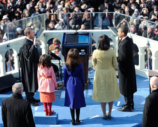美国新任总统奥巴马宣誓就职