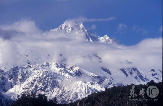 1998年10月，雅鲁藏布大峡谷，世界第十五高峰，南迦巴瓦雪峰。