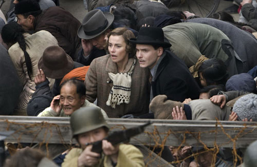 《南京南京》PK《拉贝日记》:题材相同 各有立