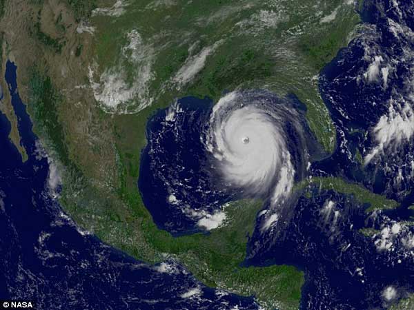2005年，GOES-12气候卫星拍摄到的最强程度的“卡特里娜”飓风
