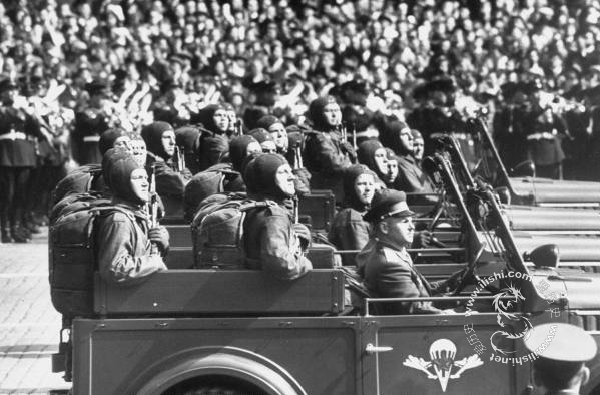 1959年劳动节莫斯科阅兵庆祝活动实录