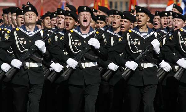 莫斯科五月九日，卫国战争胜利六十四周年之际，俄罗斯在首都莫斯科红场举行盛大阅兵式。