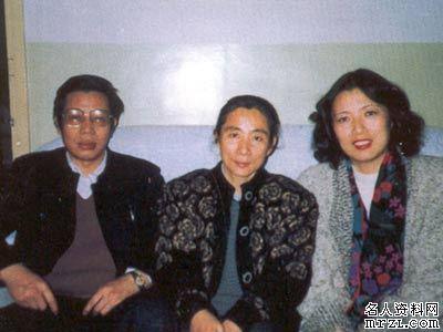 林彪元帅:儿子林立果，北京大学物理系学生，1967年3月担任空军党委办公室秘书，1969年10月17日，被任命为中国人民解放军空军司令部办公室副主任兼作战部副部长。1971年9月13日凌晨随父母乘飞机仓皇外逃，途经蒙古的温都尔汗坠落，机毁人亡。

林彪元帅的女儿林立衡，曾担任过《空军报》副总编，1974年7月31日，毛主席亲笔批示解除了对林立衡的隔离审查。随后，她跟男友张清林结了婚，并被安排到郑州一家汽车厂工作。党的十一届三中全会后，林立衡的问题直接受到党中央的关怀，她在北京的工作问题和户口问题随之解决，并被分配到中国社会科学院工作，她的爱人也被安排在北京市卫生部门工作。从此，林立衡一家终于过上了平静安宁的生活。2001年5月18日，林立衡应家乡某公司之邀请出任北京黄鹤大酒楼的董事长兼总经理。

