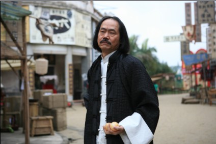 《下南洋》中山热拍 "包租公"元华变"人蛇"老大