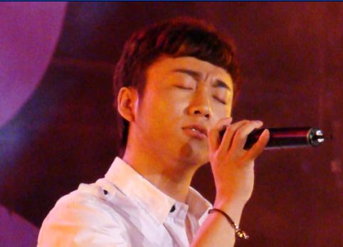 徐靖博献唱温州体育馆 《分手那天》难分手