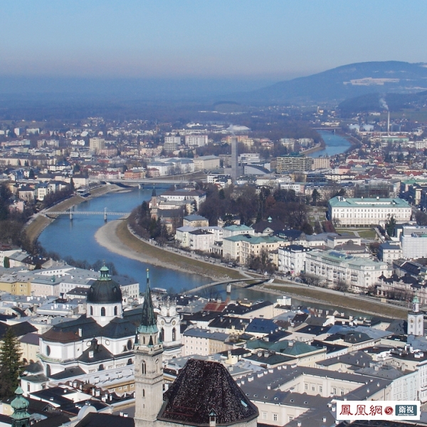 萨尔斯堡（Salzburg），莫扎特的故乡，这里享有盛名，但高度商业化，或许是游客们的期待值太高吧。

